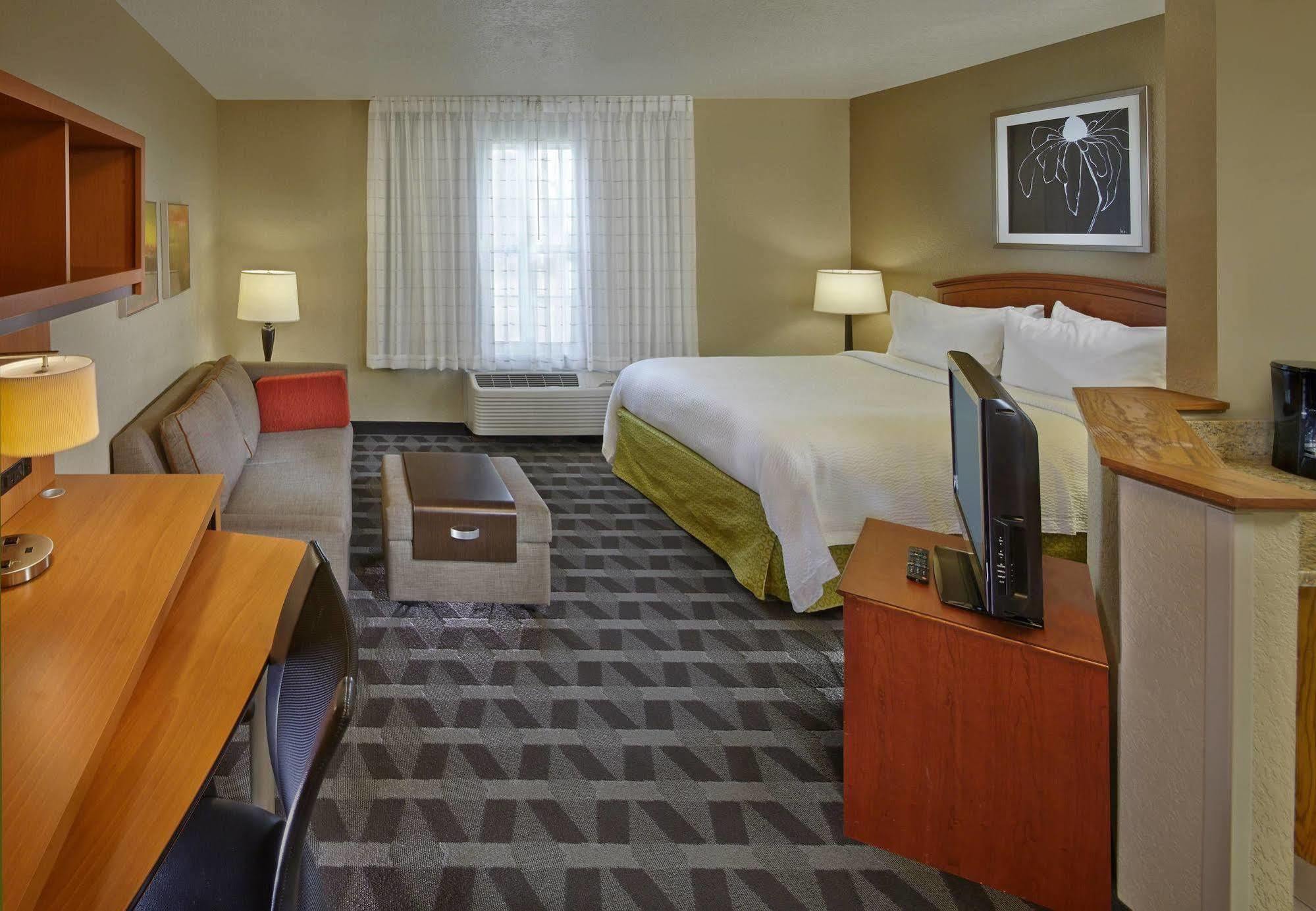 Towneplace Suites By Marriott St. Petersburg Κλιαργουότερ Εξωτερικό φωτογραφία